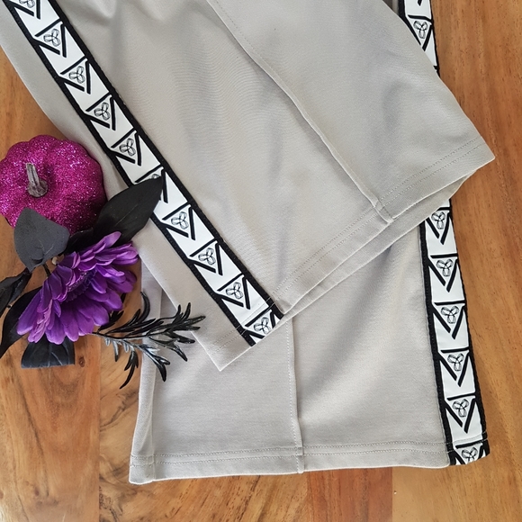 Aritiza • TNA Pull on Track pants • Sz M - Picture 9 of 16